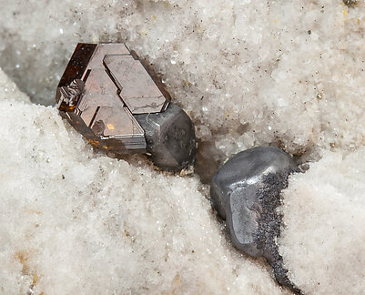 Sphalerite with Tennantite (variety binnite) on Dolomite. Detail