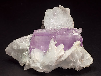 Spodumene (variety kunzite) with Albite (variety Cleavelandite).