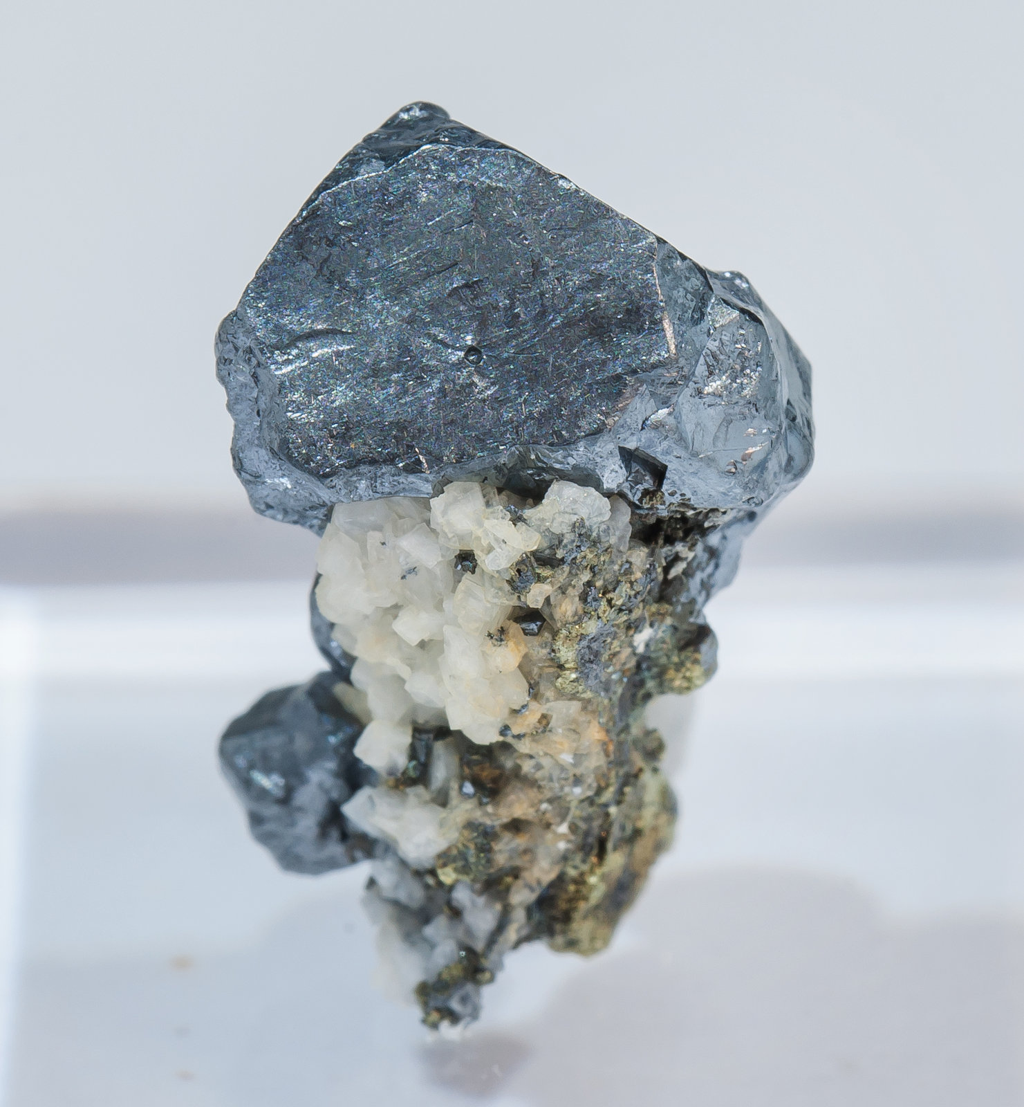 specimens/s_imagesAM5/Acanthite-CR46AM5r.jpg