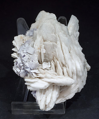 Baryte with Fluorite and Quartz. Side