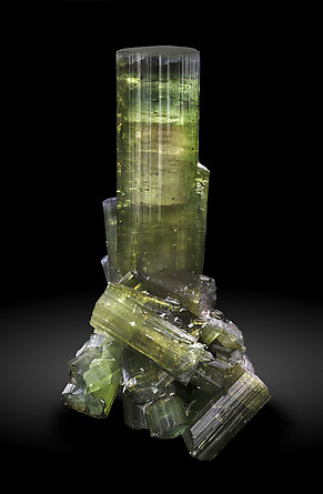 Elbaite. Light behind / Photo: Joaquim Callén