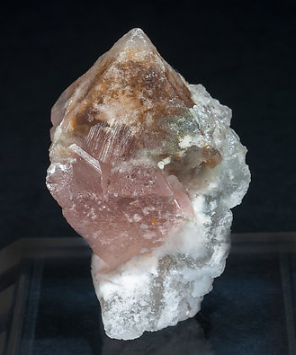 Fluorite (octahedral) with Calcite. Side