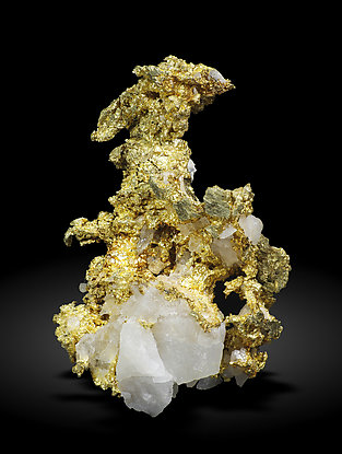 Gold (spinel twin). Front / Photo: Joaquim Calln