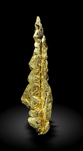 Gold (spinel twin). Rear / Photo: Joaquim Calln