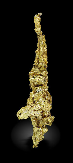 Gold (spinel twin). Front / Photo: Joaquim Calln