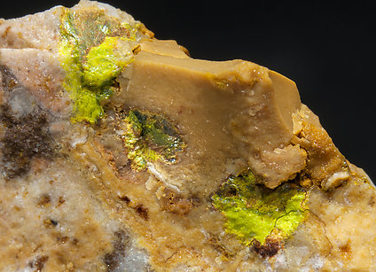 Paratellurite with Rodalquilarite and Jarosite. Rodalquilarite and Paratellurite