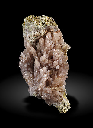 Quartz (variety rose quartz). Side / Photo: Joaquim Callén