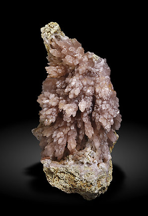 Quartz (variety rose quartz).