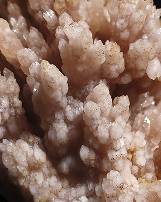 Quartz (variety rose quartz). Detail / Photo: Joaquim Callén