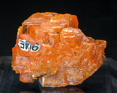 Wulfenite. Rear