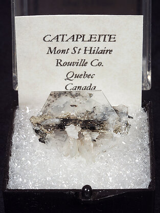 Catapleiite with Aegirine inclusions and Siderite.