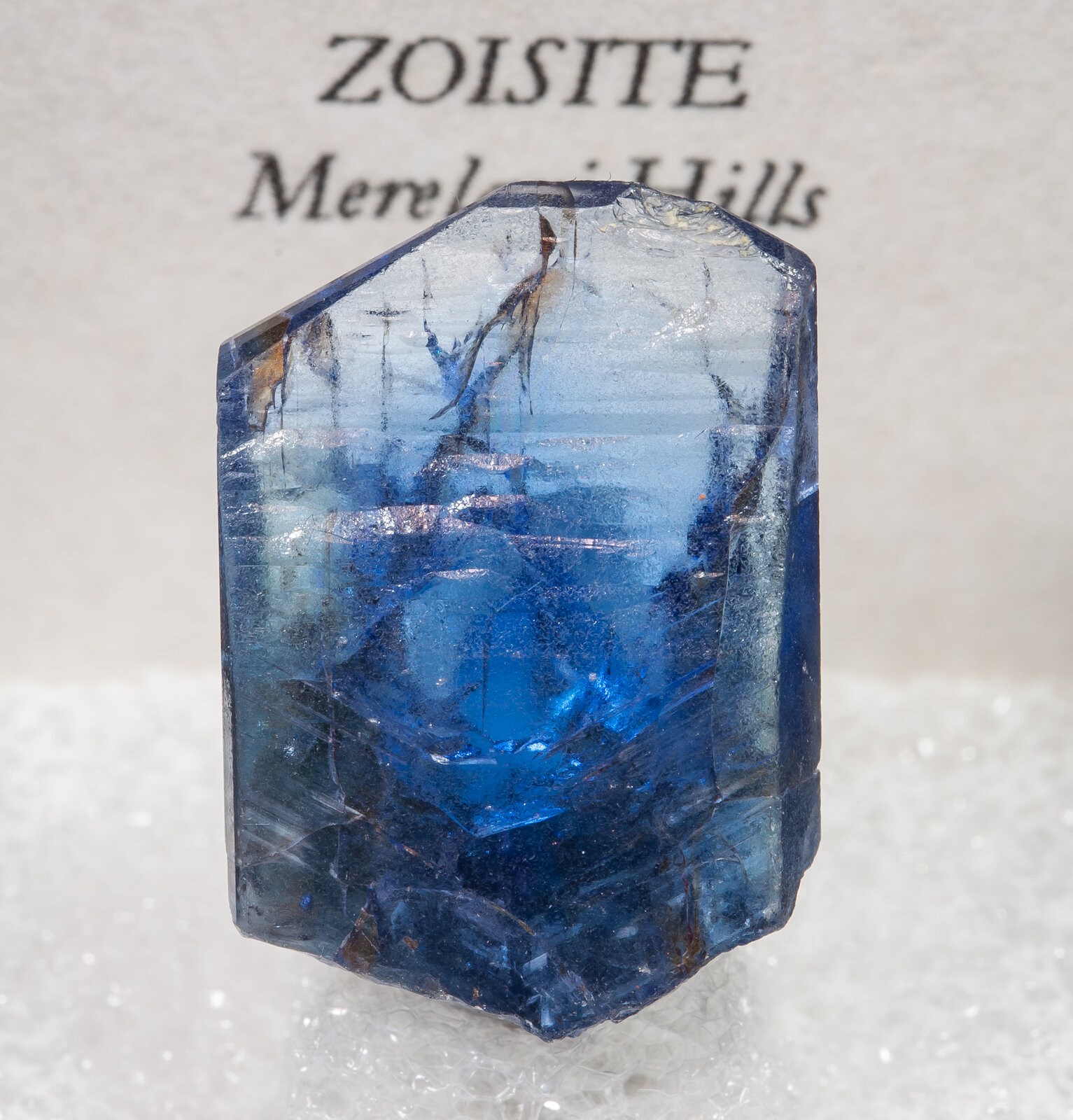 specimens/s_imagesAM6/Zoisite_tanzanite-MA27AM6f2.jpg