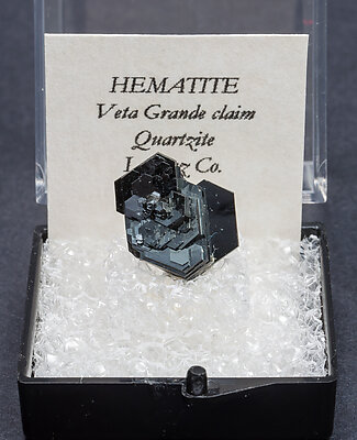 Hematite (variety iron rose). 