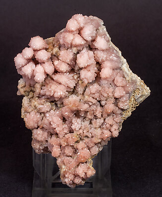 Quartz (variety rose quartz). 