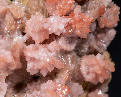 Quartz (variety rose quartz). 