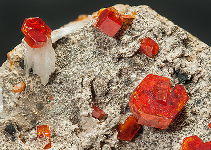 Vanadinite with Baryte. 