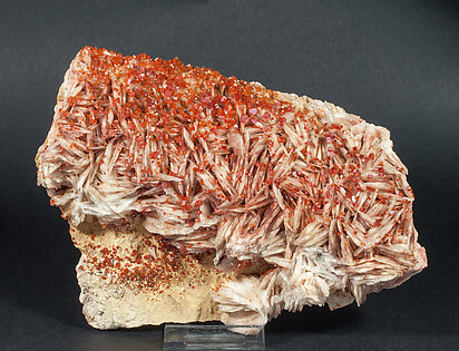 Vanadinite with Baryte.