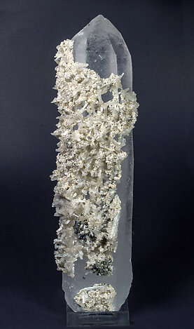 Fluorapatite with Quartz and Siderite.