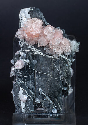 Fluorapophyllite-(K). Front