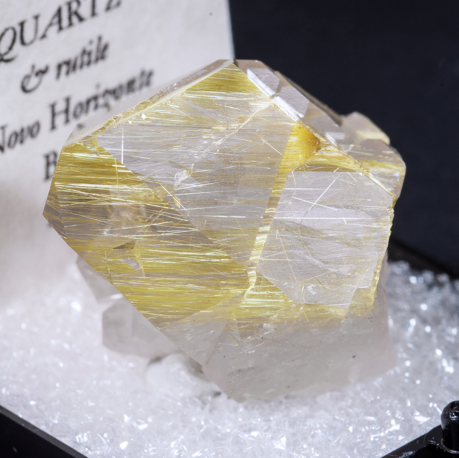 specimens/s_imagesAM8/Quartz-MR12AM8s.jpg