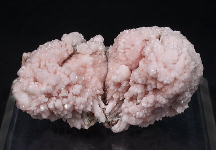 Quartz (variety rose quartz).