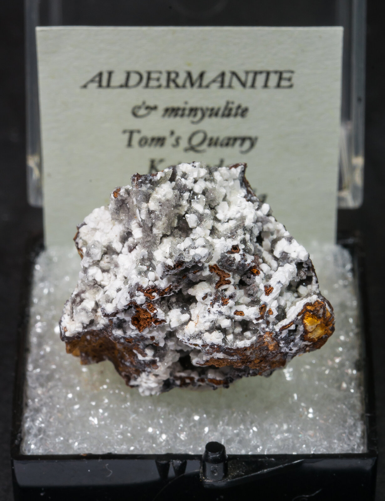 specimens/s_imagesAM9/Aldermanite-ME46AM9f1.jpg