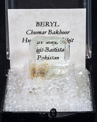 Beryl (variety aquamarine).