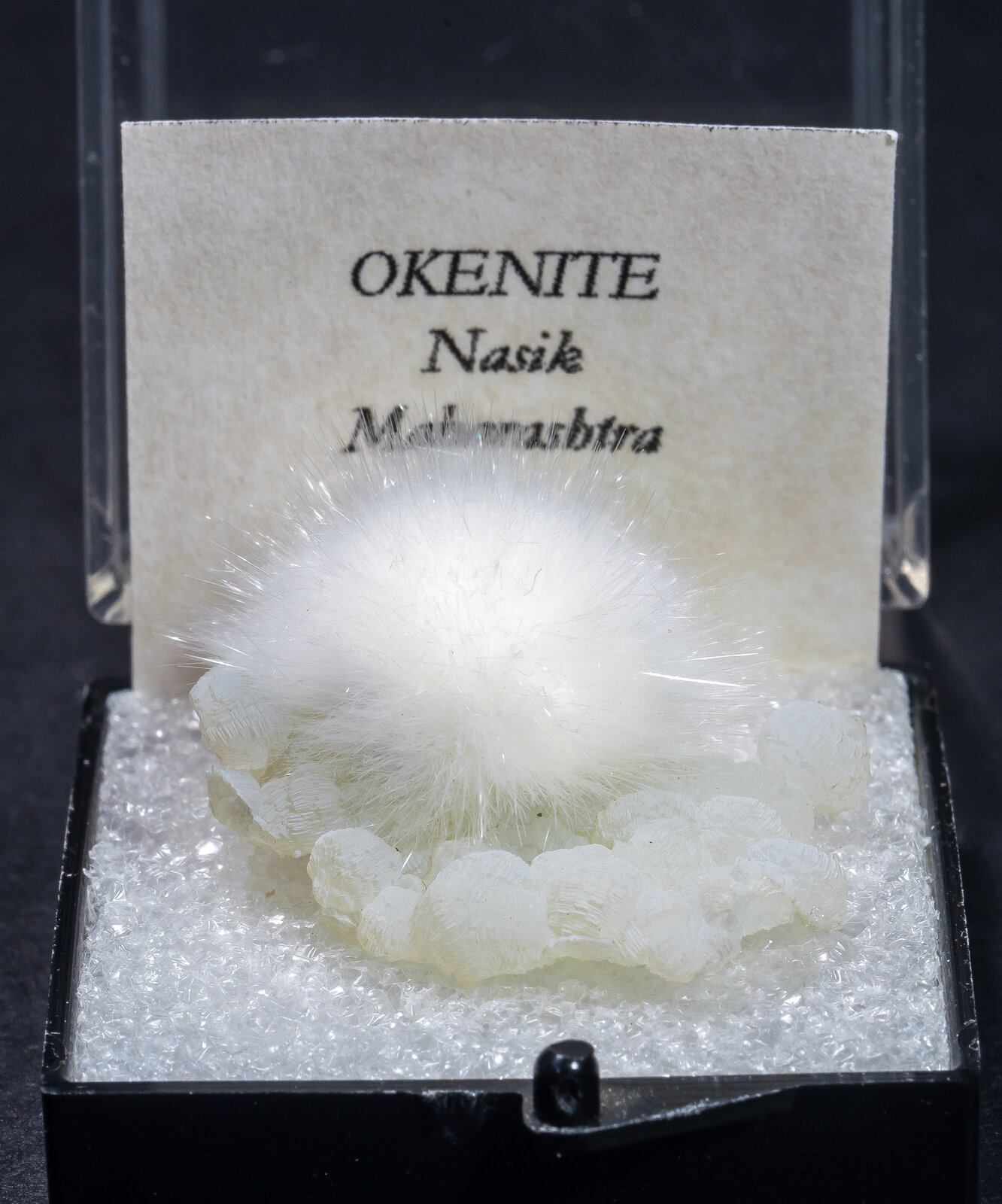 specimens/s_imagesAM9/Okenite-MB10AM9f1.jpg