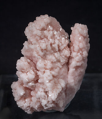 Quartz (variety rose quartz).