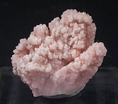 Quartz (variety rose quartz). Side