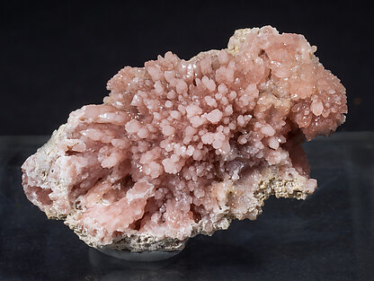 Quartz (variety rose quartz).