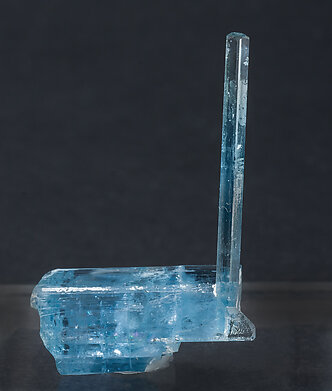 Beryl (variety aquamarine).