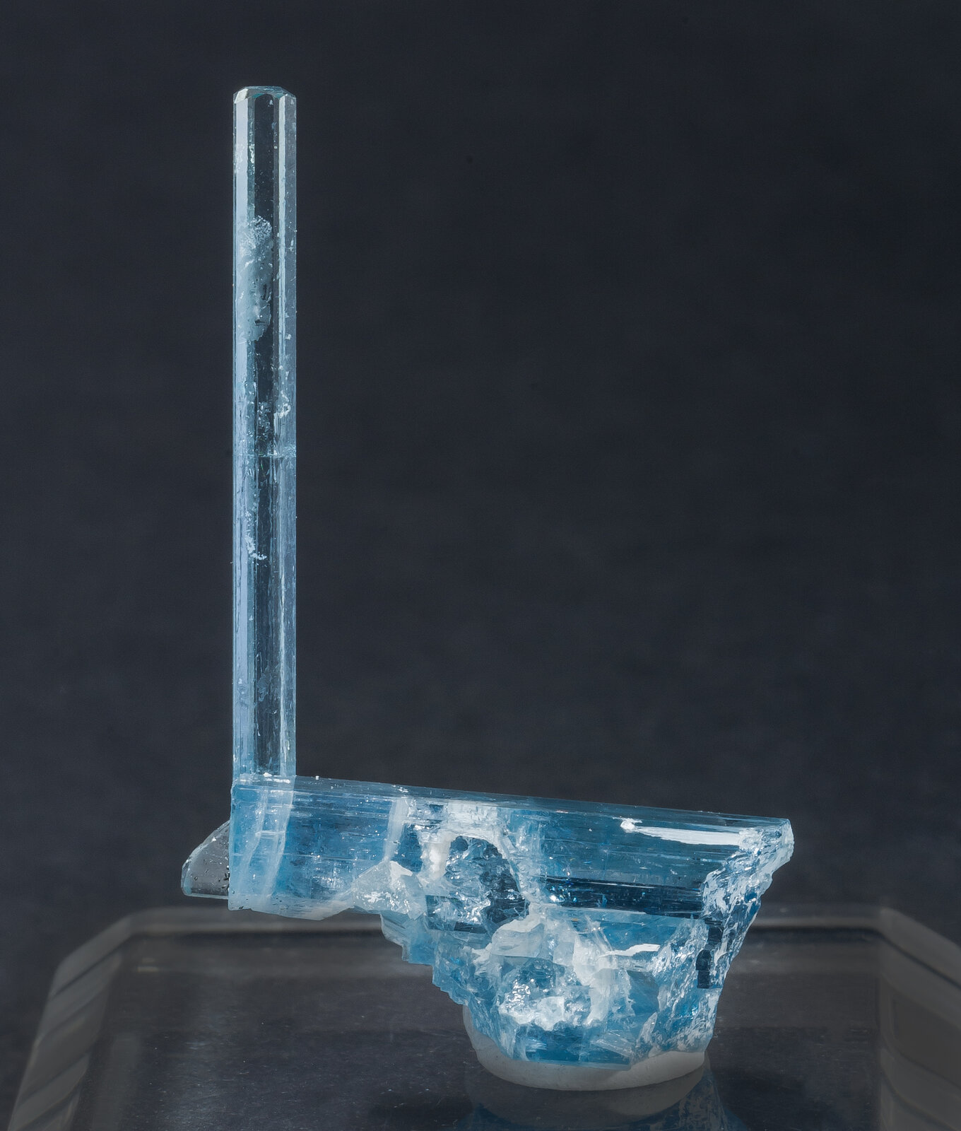 specimens/s_imagesAN0/Beryl_aquamarine-TD27AN0r.jpg