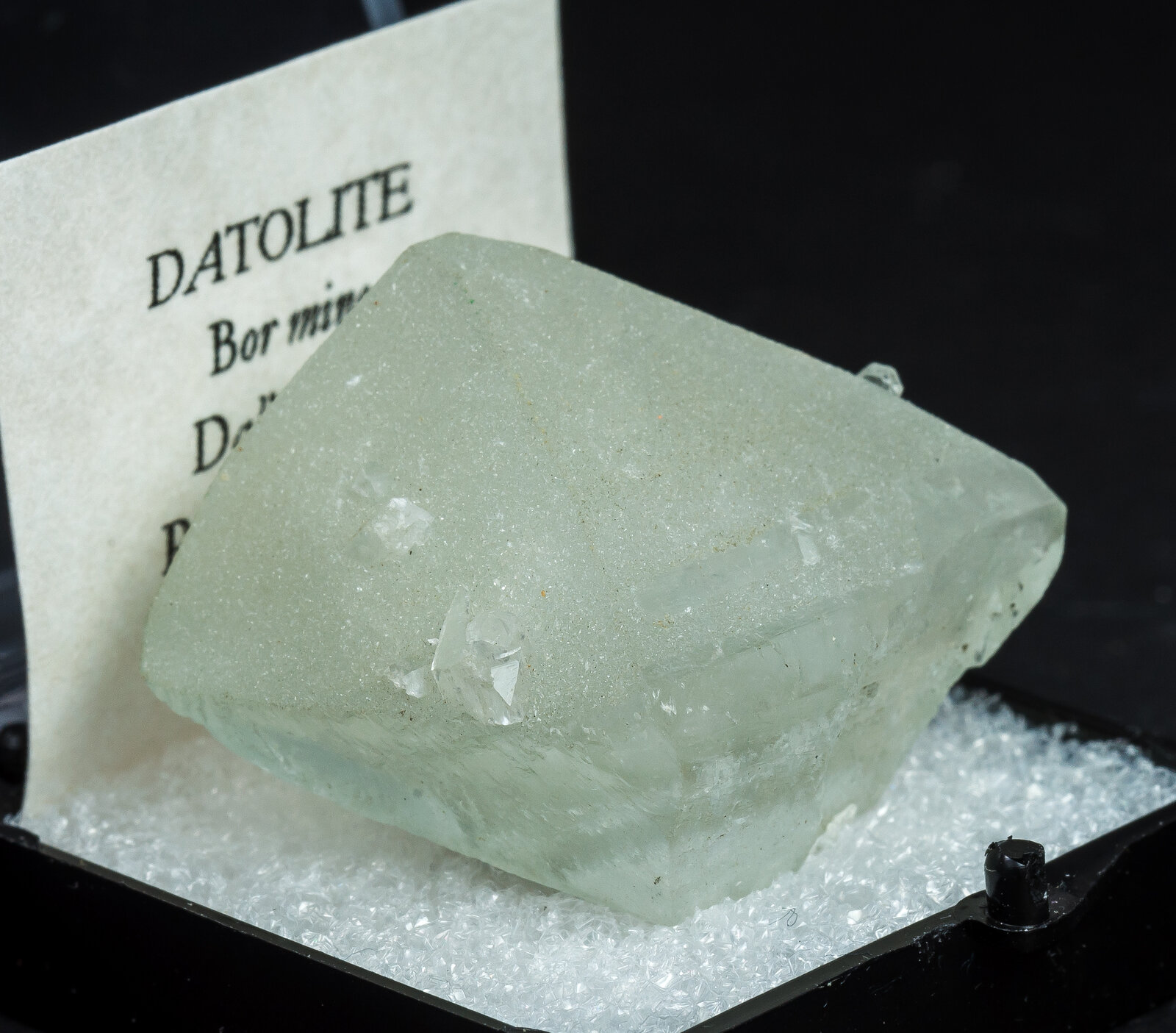 specimens/s_imagesAN0/Datolite-MK63AN0s.jpg