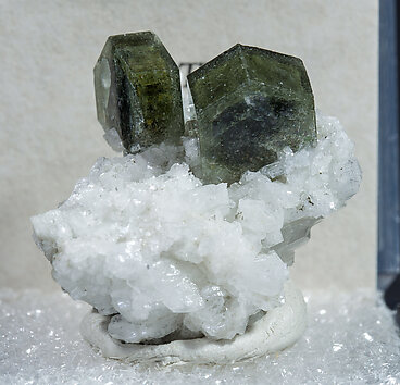 Fluorapatite with Albite. 