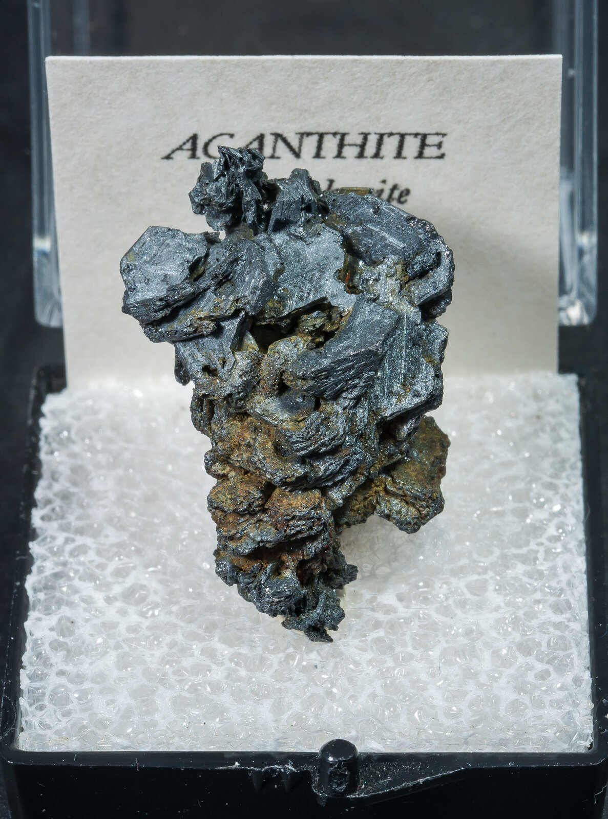 specimens/s_imagesAN1/Acanthite-TV27AN1f1.jpg
