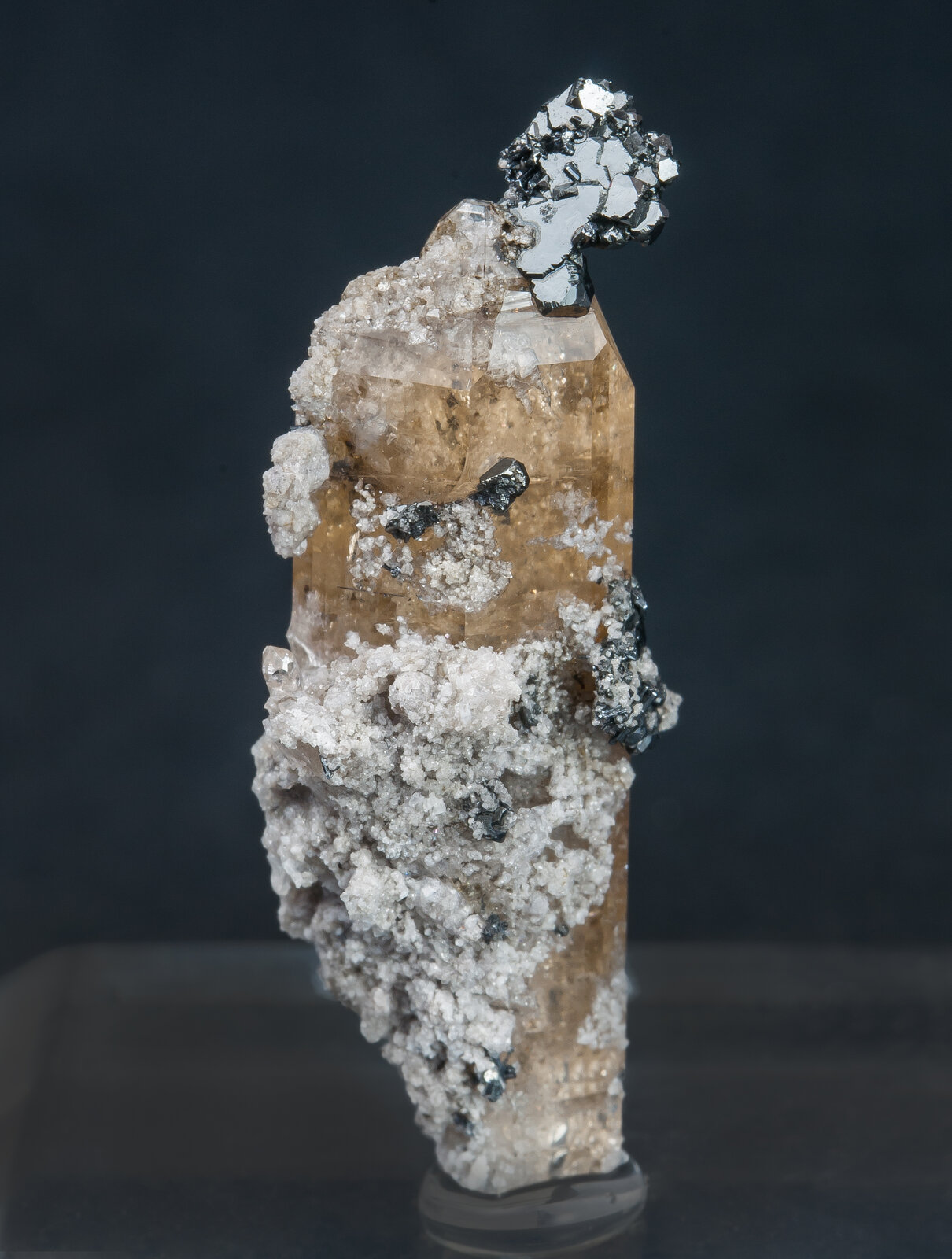 specimens/s_imagesAN1/Bixbyite-TF66AN1f.jpg