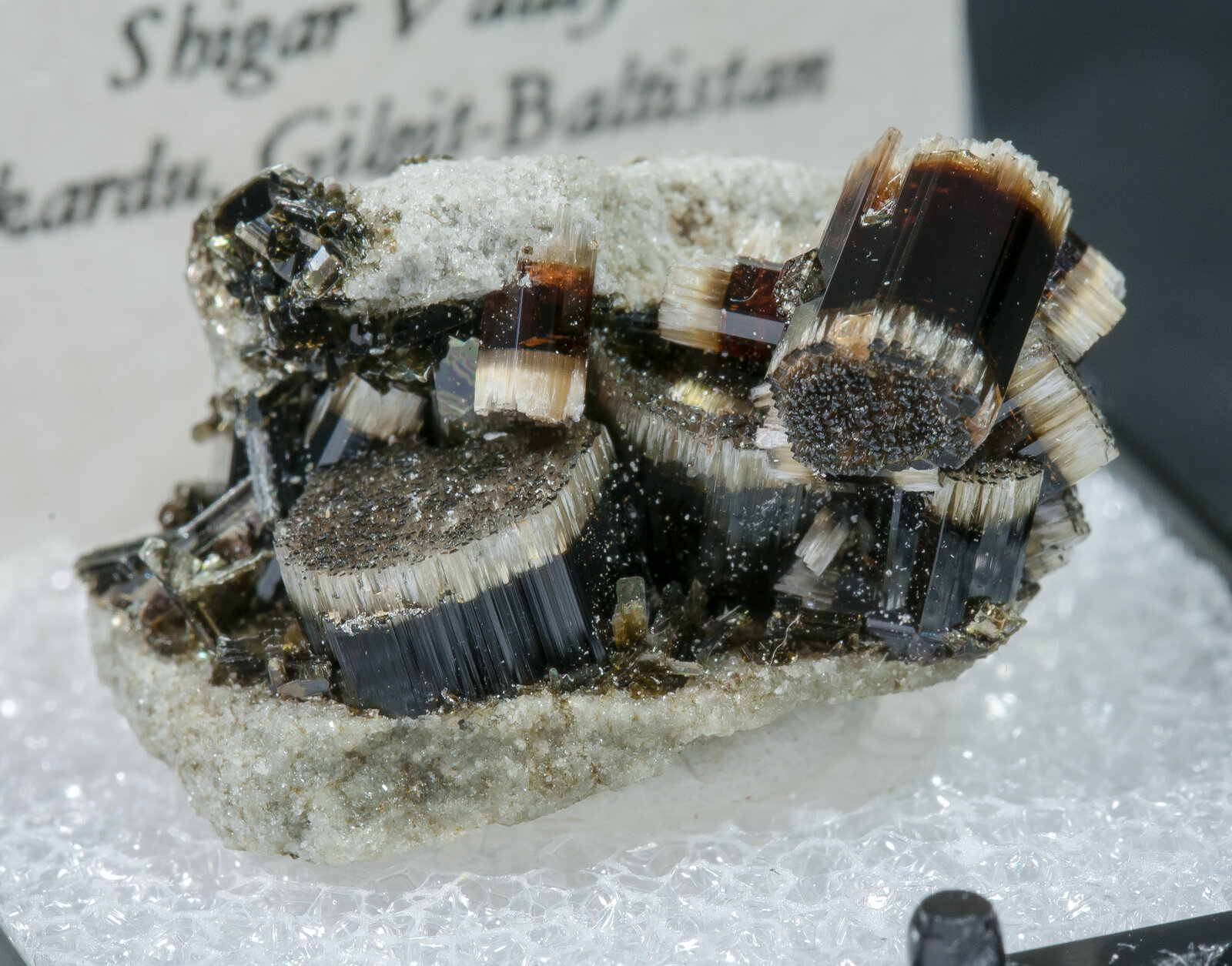 specimens/s_imagesAN1/Vesuvianite-TQ14AN1f2.jpg