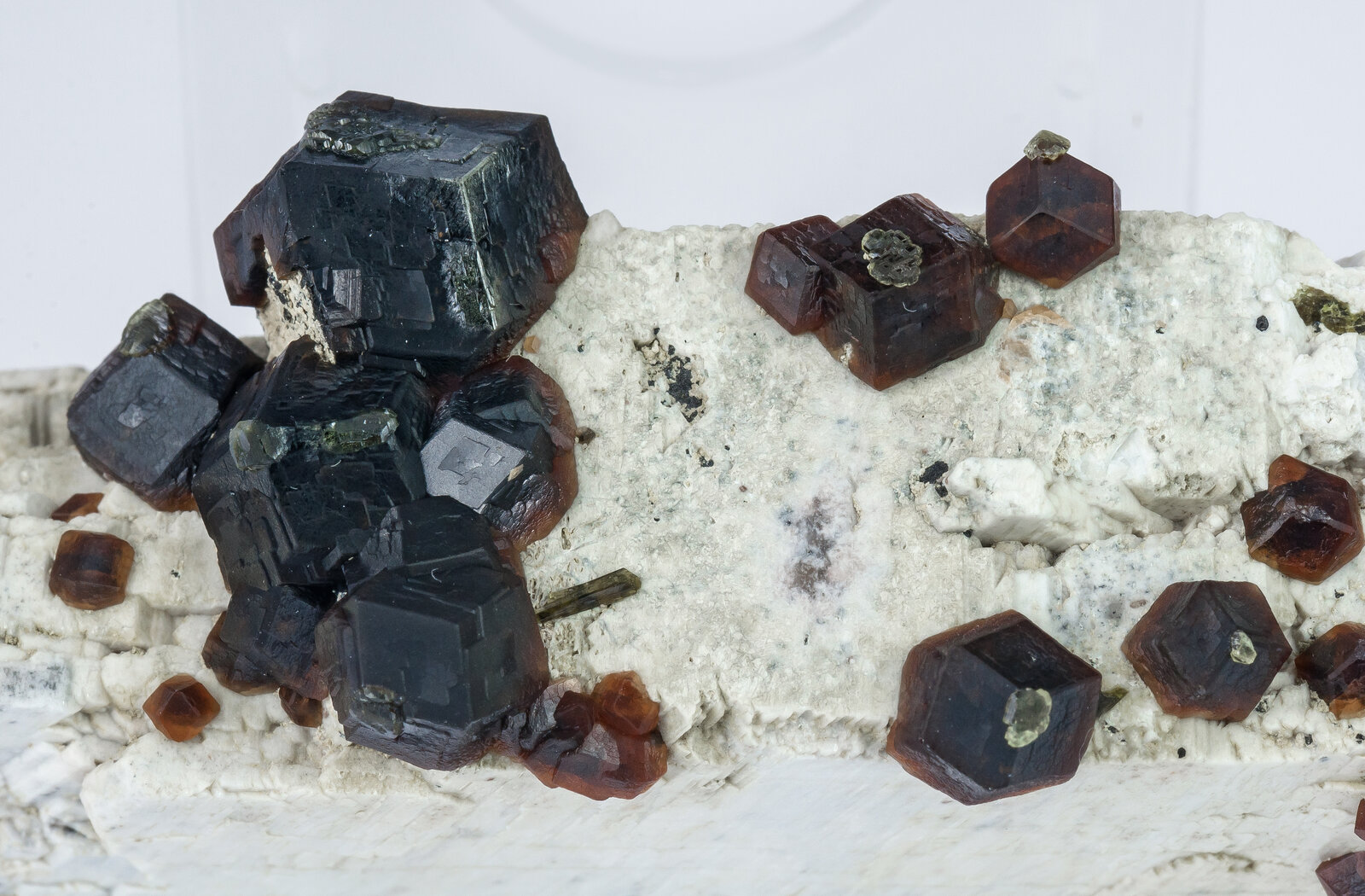 specimens/s_imagesAN2/Andradite-TB27AN2d.jpg