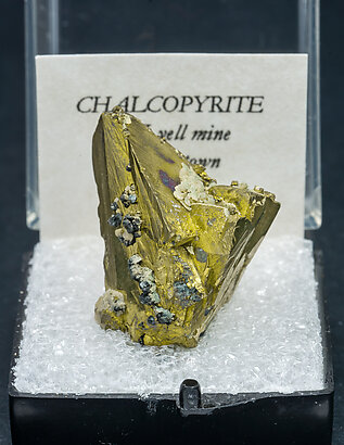 Chalcopyrite and Quartz.