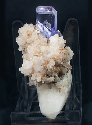 Fluorite with Calcite. Front