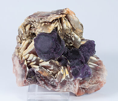 Fluorite with Baryte. Side