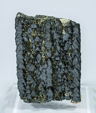 Magnetite (variety Ti-bearing) with Microcline and Quartz. Front