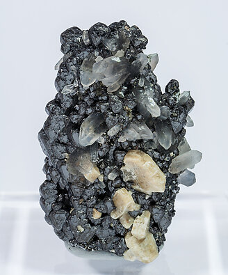 Magnetite (variety Ti-bearing) with Microcline and Quartz. Rear