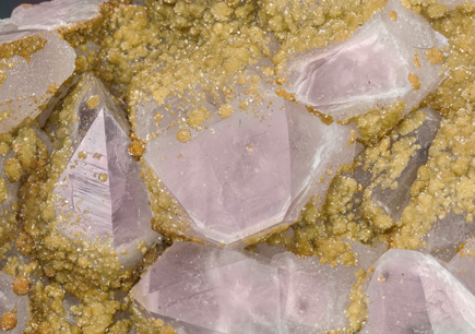 Quartz (variety amethyst) with Siderite. 