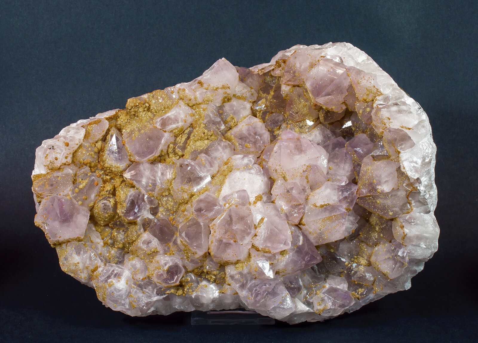 specimens/s_imagesAN2/Quartz_amethyst-NA70AN2f.jpg