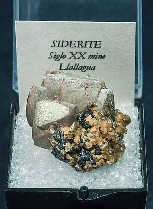 Siderite with Calcite and Sphalerite.