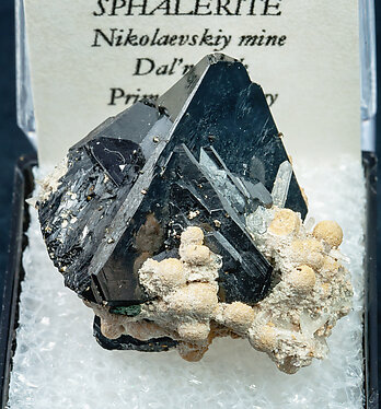 Sphalerite with Calcite and Quartz. 