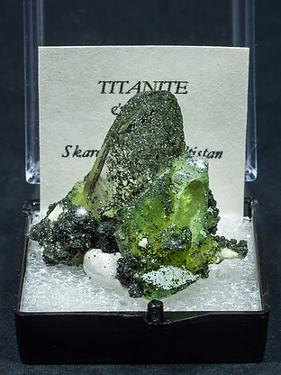 Titanite with Quartz and Chlorite.