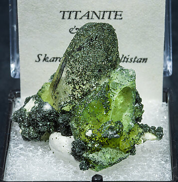 Titanite with Quartz and Chlorite. 